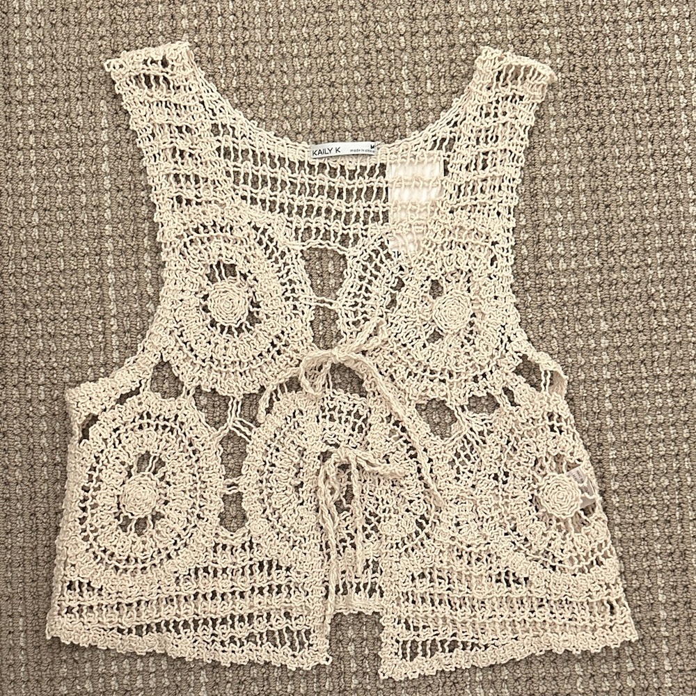 KAILY K CREAM CROCHET TIE FRONT TOP